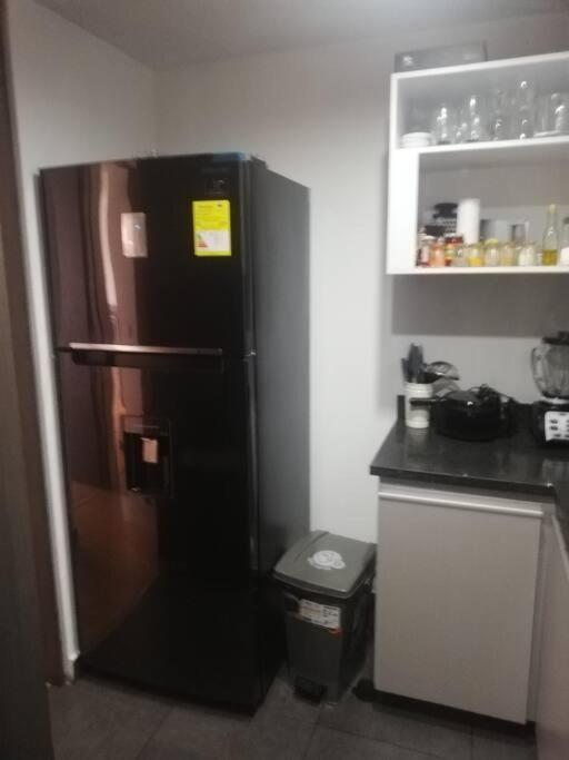 Hermosa Habitacion Privada En Conjunto Residencial Cerca Al Aeropuerto Y Terminal De Bogota, Zonas Comunes Se Comparten Con 1 Persona Apartment Ngoại thất bức ảnh